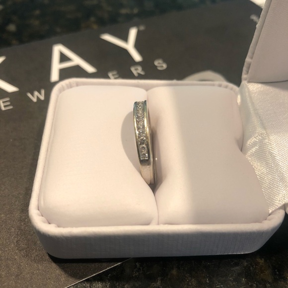 Wedding/ Engagement Ring Pair - Picture 7 of 8